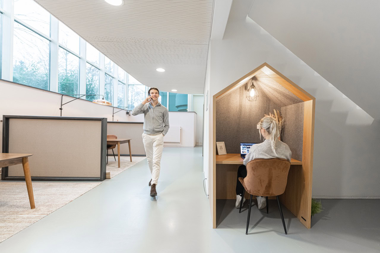 64f1a4fa8421df3c8fcd3164 Co Working Ceecee 1 Groot
